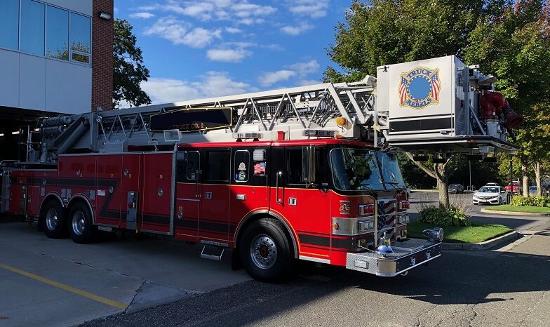 1996/2011 Refurbed Pierce Lance 100ft Rear Mount  Tower Ladder full