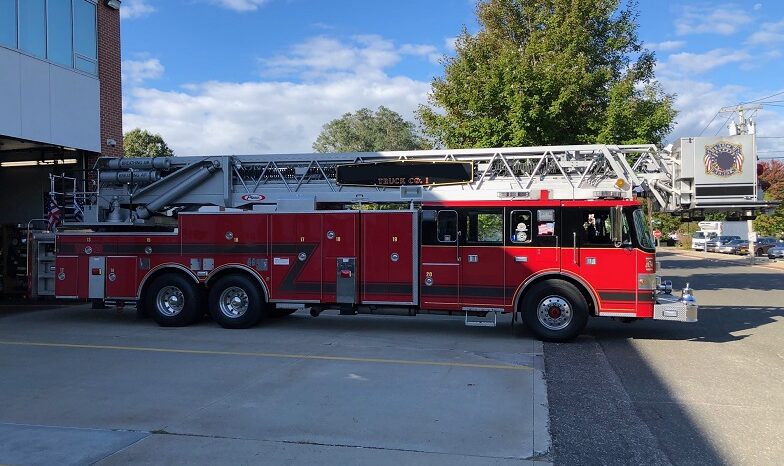 1996/2011 Refurbed Pierce Lance 100ft Rear Mount  Tower Ladder full