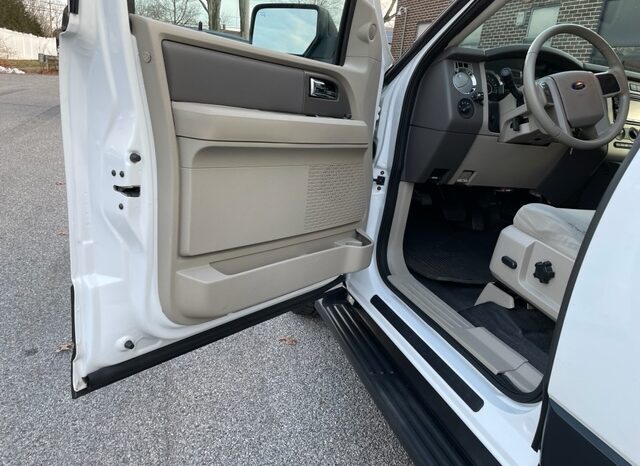 2011 Ford Expedition XLT 4Dr  4×4 Command Vehicle full