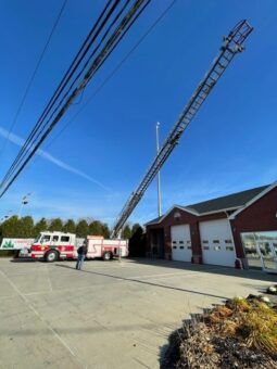 2004 American LaFrance Eagle LTI 75ft Quint Hale 1500/400 Poly full
