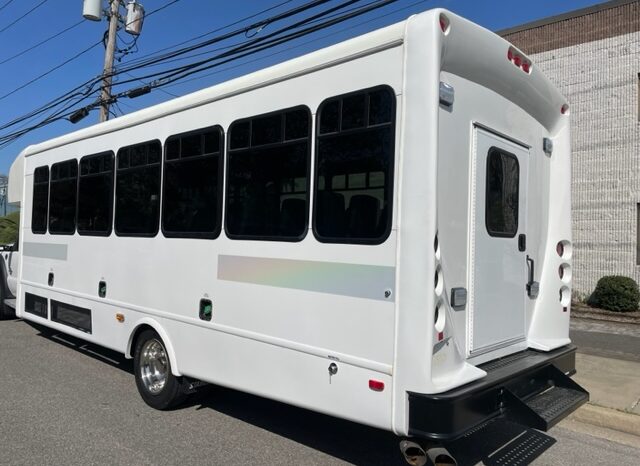 2013 F550 Super Duty Star Craft 28 Passenger Bus 10k Miles full