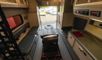 2009 F450 4×4 Super Duty  Road Rescue Medium Duty Ambulance 50k Miles full