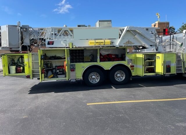 FOR SALE: 1998 Spartan Simon Gladiator LTI 93 Ft Mid-Mount Aerial Platform full