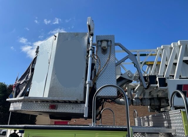 FOR SALE: 1998 Spartan Simon Gladiator LTI 93 Ft Mid-Mount Aerial Platform full