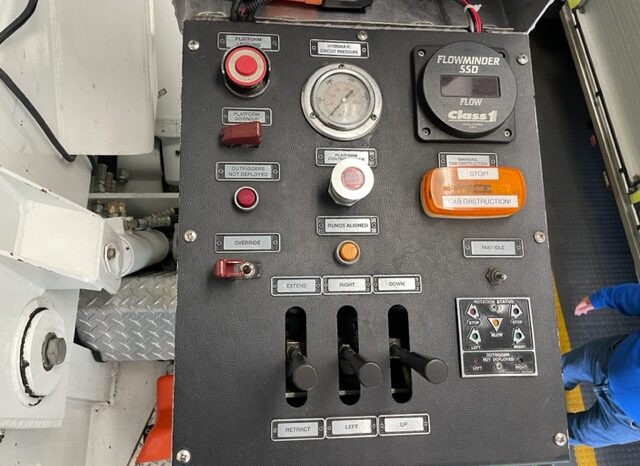 FOR SALE: 1998 Spartan Simon Gladiator LTI 93 Ft Mid-Mount Aerial Platform full