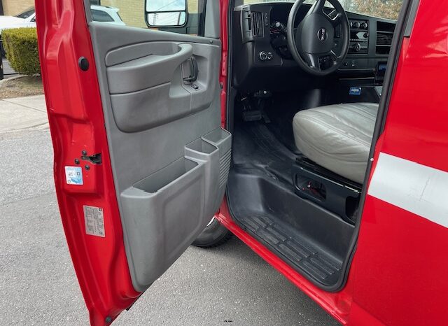 2010 GMC Savana 3500 12 Passenger LS Extended Van full