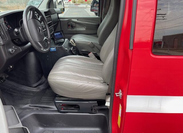 2010 GMC Savana 3500 12 Passenger LS Extended Van full
