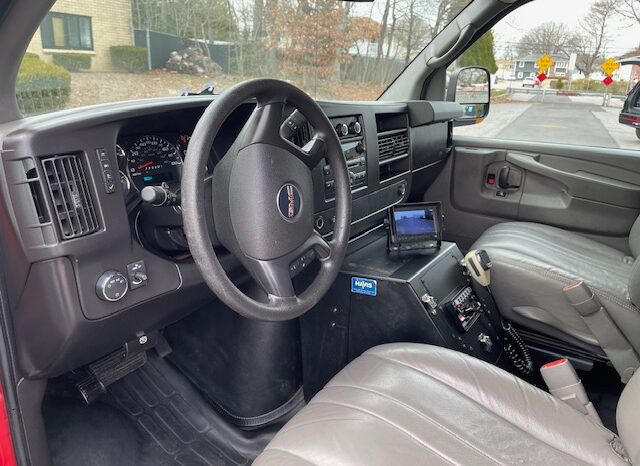 2010 GMC Savana 3500 12 Passenger LS Extended Van full