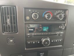 2010 GMC Savana 3500 12 Passenger LS Extended Van full