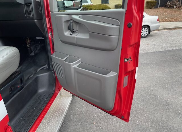 2013 Chevy Express 2500 LS – 12 Passenger Van full