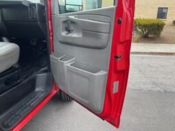 2010 GMC Savana 3500 12 Passenger LS Extended Van full