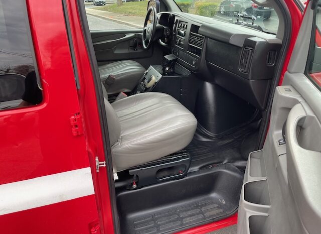 2010 GMC Savana 3500 12 Passenger LS Extended Van full