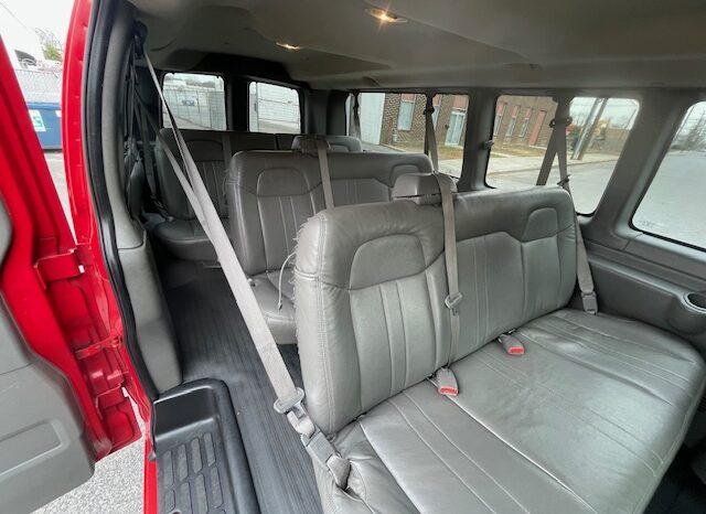 2010 GMC Savana 3500 12 Passenger LS Extended Van full