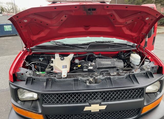2013 Chevy Express 2500 LS – 12 Passenger Van full