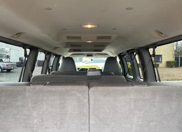 2010 GMC Savana 3500 12 Passenger LS Extended Van full
