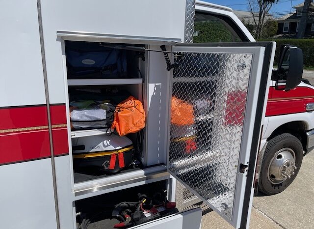 🚑 2016 Ford E450 Super Duty AEV Type III Ambulance – ONLY 31K MILES full