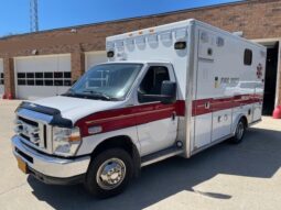 🚑 2017 Ford E450 Super Duty AEV Type III Ambulance – ONLY 35K MILES full
