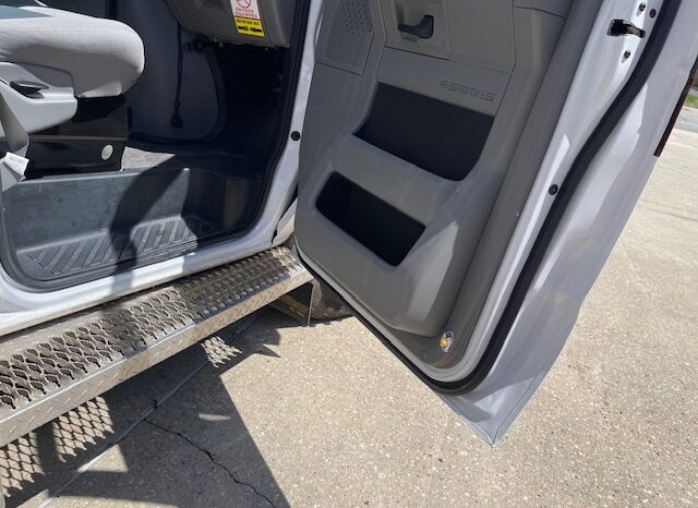 🚑 2017 Ford E450 Super Duty AEV Type III Ambulance – ONLY 35K MILES full