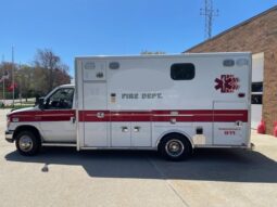 🚑 2017 Ford E450 Super Duty AEV Type III Ambulance – ONLY 35K MILES full