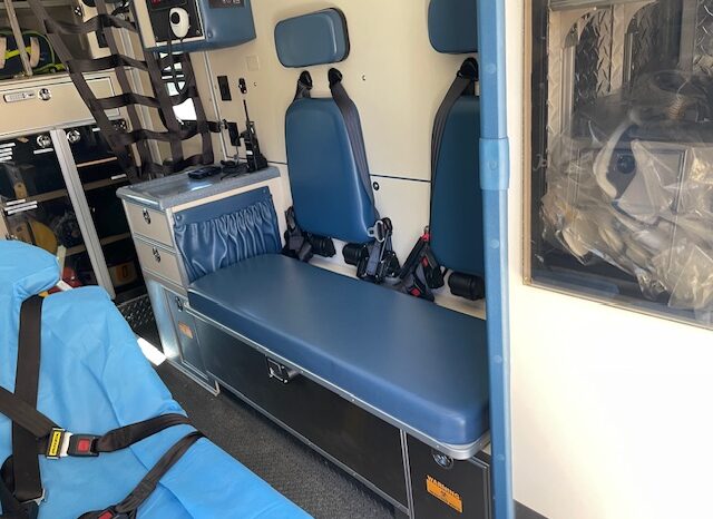🚑 2017 Ford E450 Super Duty AEV Type III Ambulance – ONLY 35K MILES full