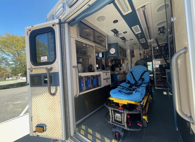 🚑 2016 Ford E450 Super Duty AEV Type III Ambulance – ONLY 31K MILES full