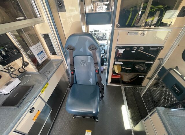 🚑 2016 Ford E450 Super Duty AEV Type III Ambulance – ONLY 31K MILES full