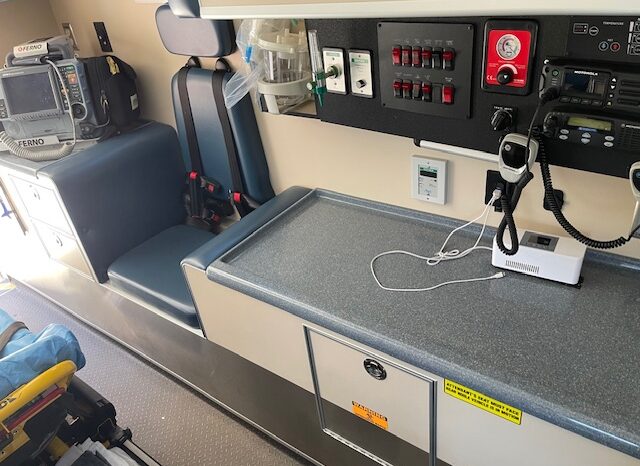 🚑 2017 Ford E450 Super Duty AEV Type III Ambulance – ONLY 35K MILES full
