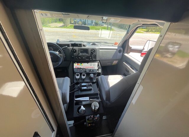 🚑 2016 Ford E450 Super Duty AEV Type III Ambulance – ONLY 31K MILES full