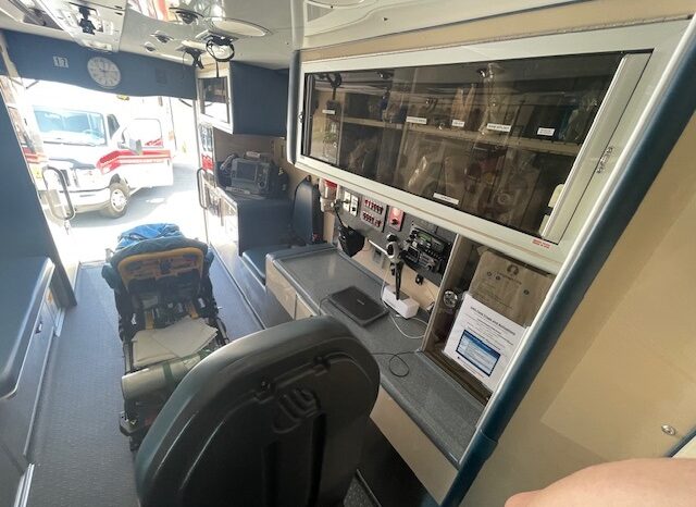 🚑 2016 Ford E450 Super Duty AEV Type III Ambulance – ONLY 31K MILES full