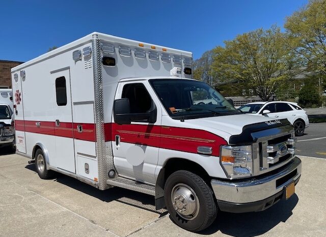 🚑 2016 Ford E450 Super Duty AEV Type III Ambulance – ONLY 31K MILES full