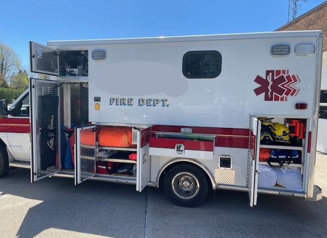 🚑 2017 Ford E450 Super Duty AEV Type III Ambulance – ONLY 35K MILES full
