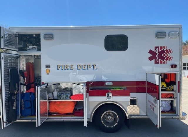 🚑 2016 Ford E450 Super Duty AEV Type III Ambulance – ONLY 31K MILES full